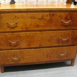 526 8251 CHEST OF DRAWERS